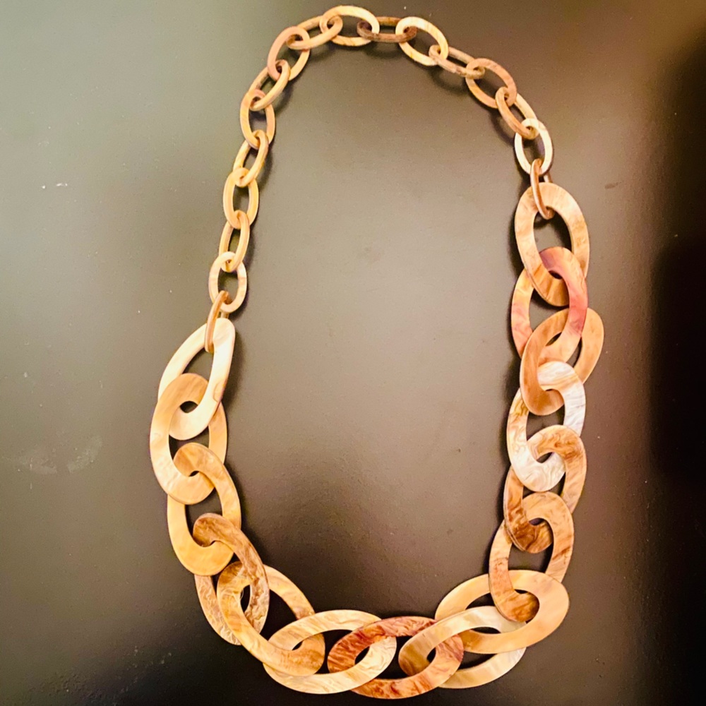 Faux tortoiseshell chain link necklace